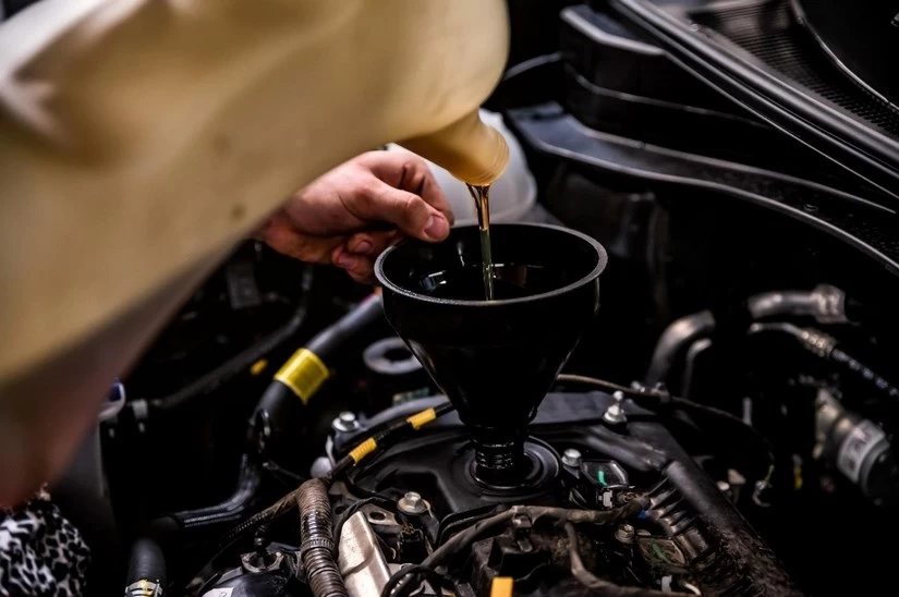 Сколько и какое масло лучше заливать в двигатель в Форд Фокус 2